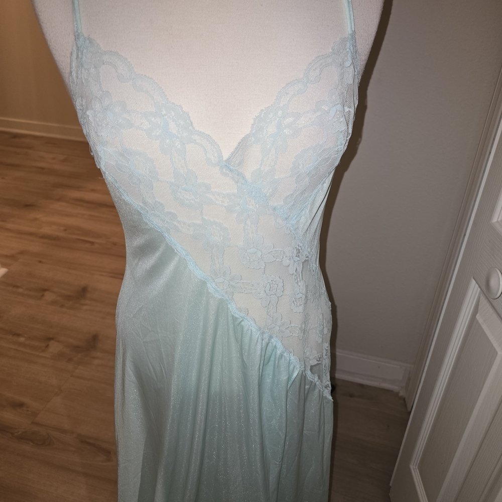 Vtg 1960's Val Mode Delicate Lace Chemise in Light Blue Size Large